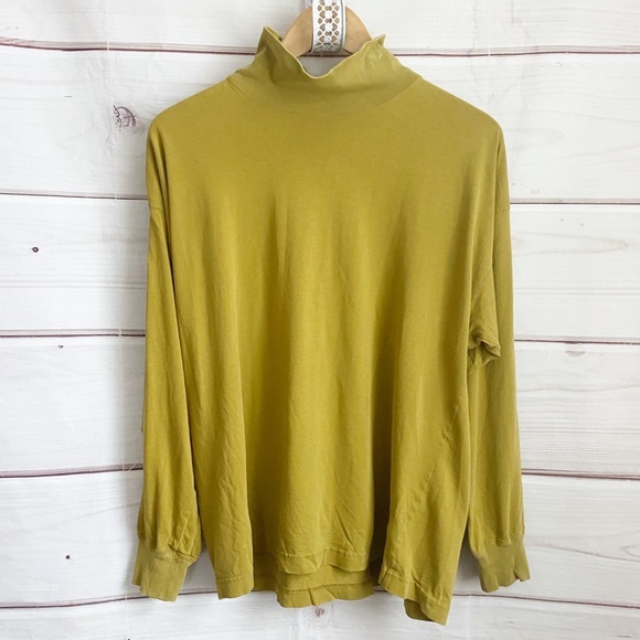 Vintage Oversized Distressed Turtleneck